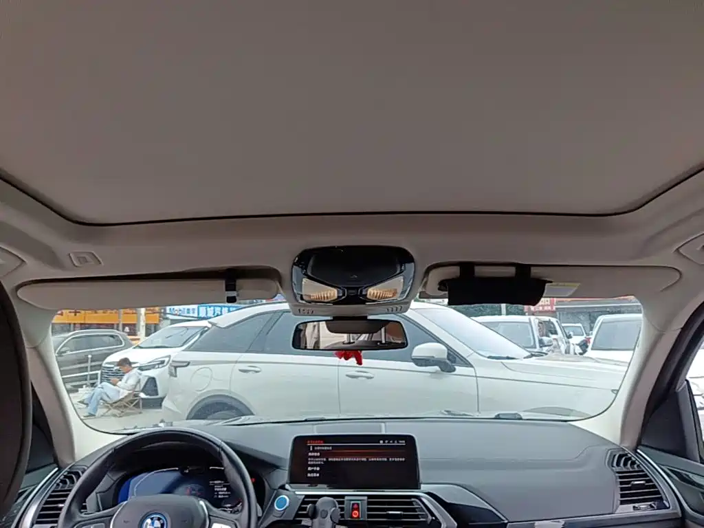 BMW iX3 — миниатюра 18