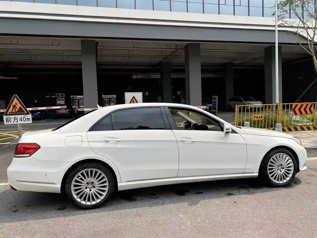 Mercedes-Benz E-Class — миниатюра 3