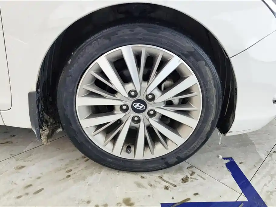 HYUNDAI NAME PICTURE