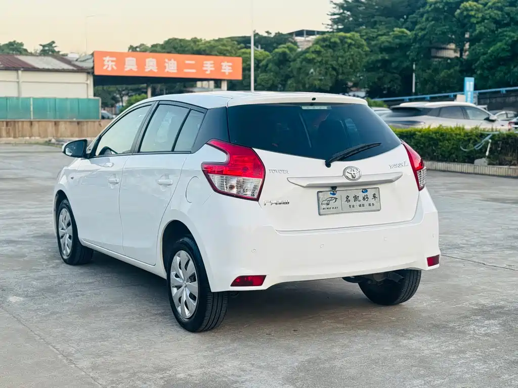 Toyota Yaris L — миниатюра 6
