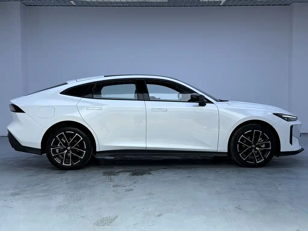 CHANGAN UNI V SMART IDD