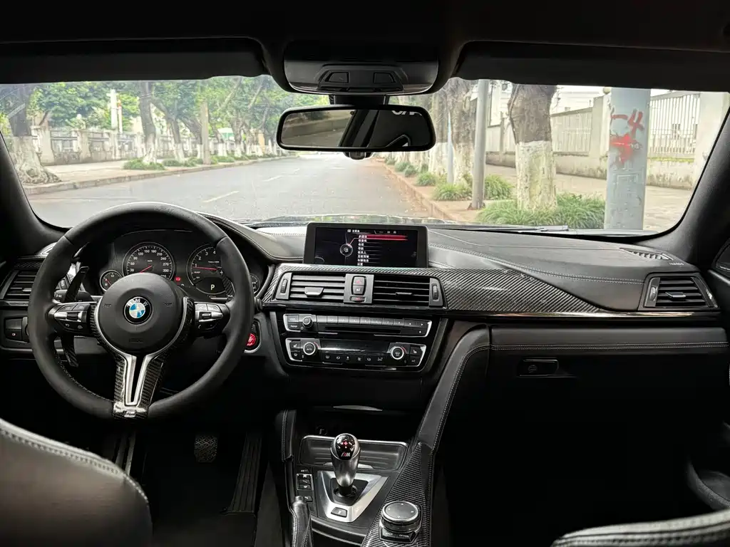 BMW M4 — миниатюра 9