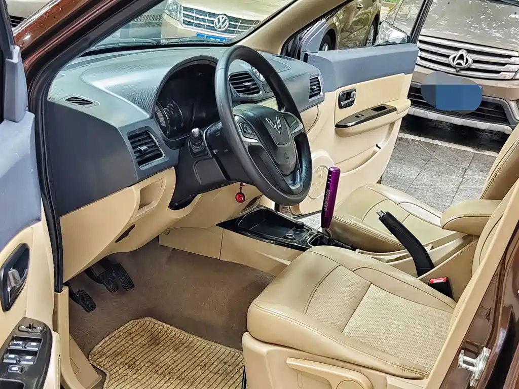 Wuling Hongguang — миниатюра 7
