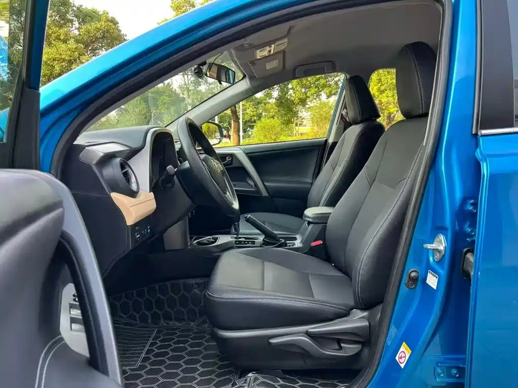 Toyota RAV4 — миниатюра 15