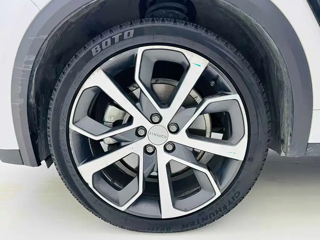 Lynk & Co 05 — миниатюра 16