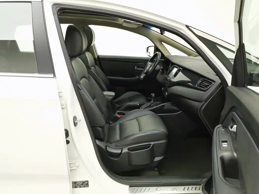Kia Carens — миниатюра 23