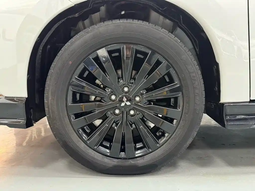 Mitsubishi Outlander — миниатюра 19