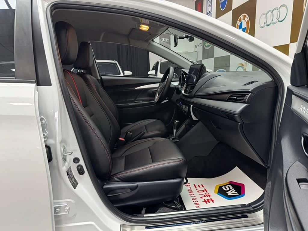 Toyota YARiS L Zhi Xuan 1.5 л 2023 г. Белый, пробег 35000 км