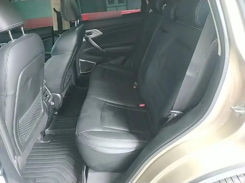 Geely Boyue — миниатюра 17