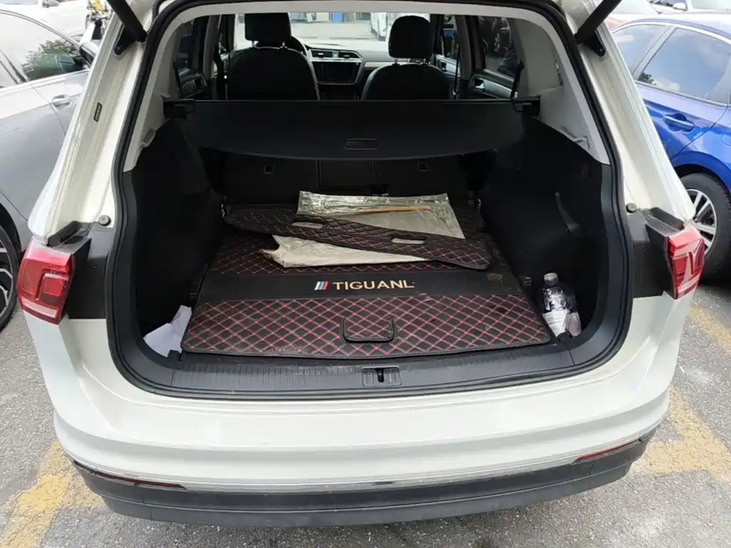 Volkswagen Tiguan L — миниатюра 19