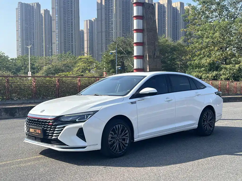 DONGFENG YI HYUN MAX