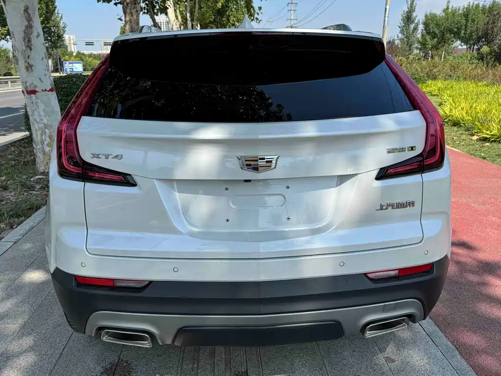 Cadillac XT4 — миниатюра 5
