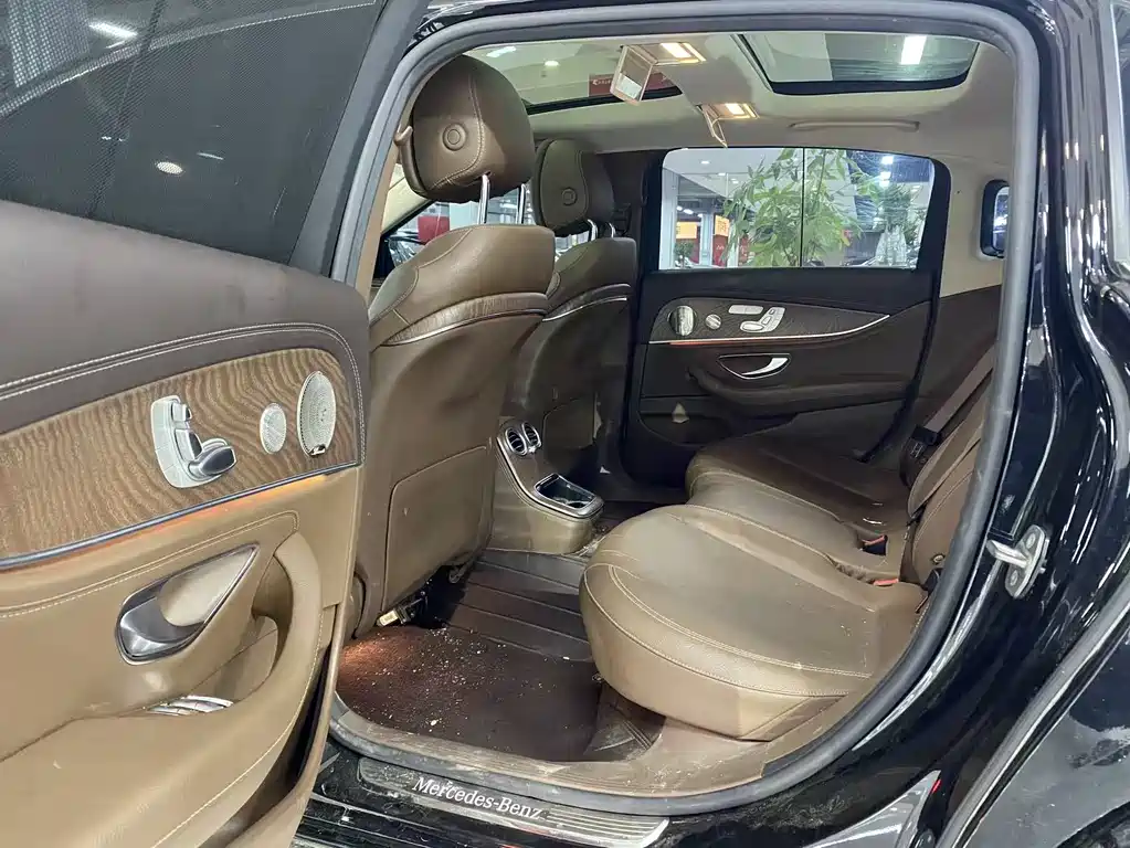 MERCEDES-BENZ E CLASS