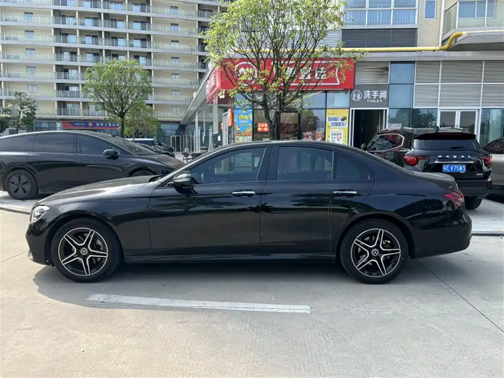 Mercedes-Benz E-Class (Import) — миниатюра 3
