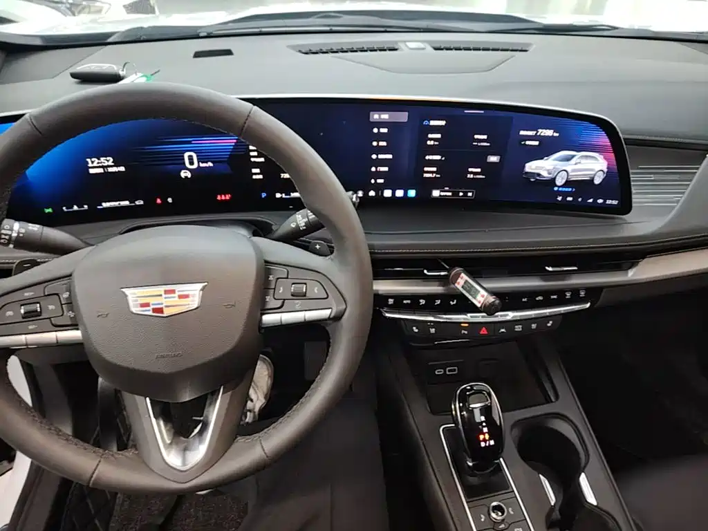Cadillac XT4 — миниатюра 10