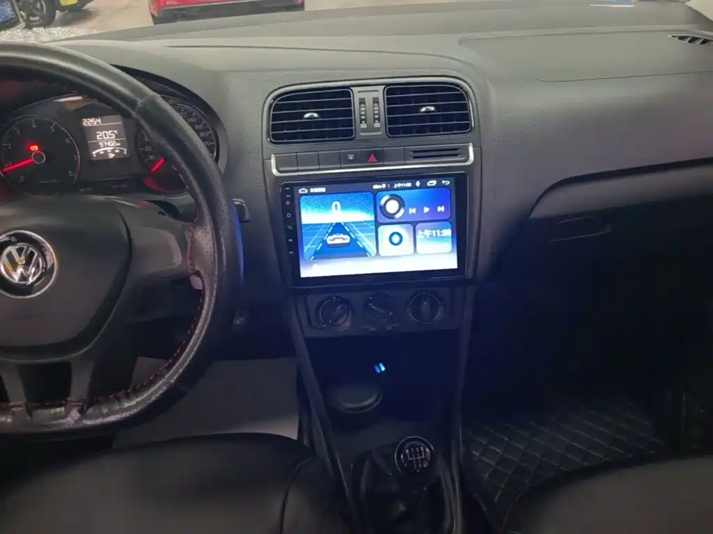 Volkswagen Polo — миниатюра 13