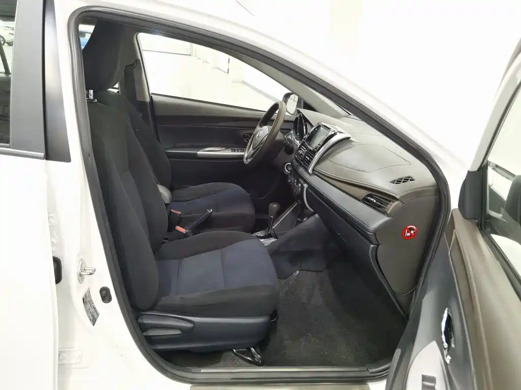 Toyota Yaris L — миниатюра 23