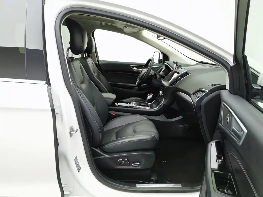 Ford Edge — миниатюра 23