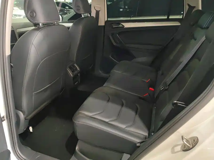 Volkswagen Tiguan L — миниатюра 11