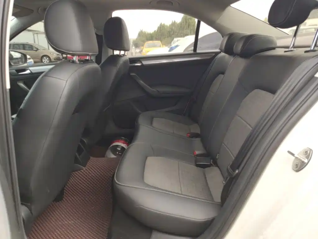 Volkswagen Santana — миниатюра 17