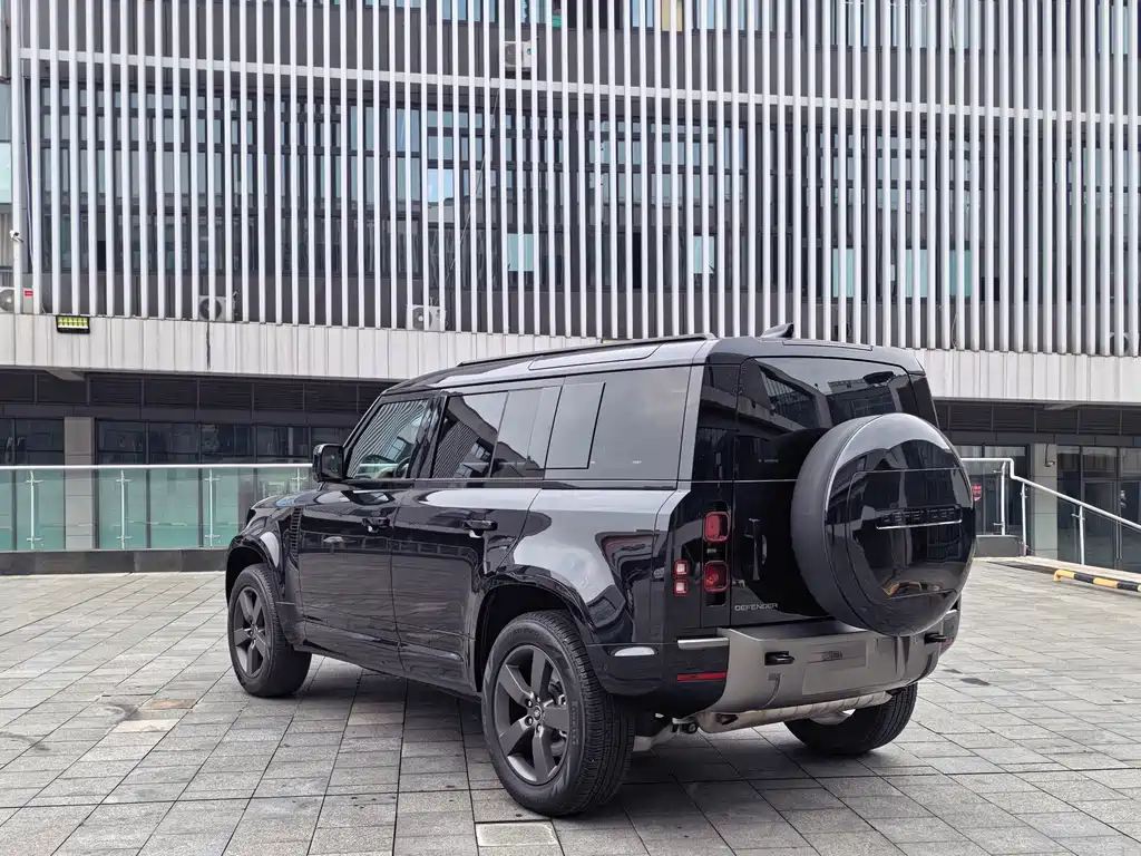 Land Rover Defender — миниатюра 7