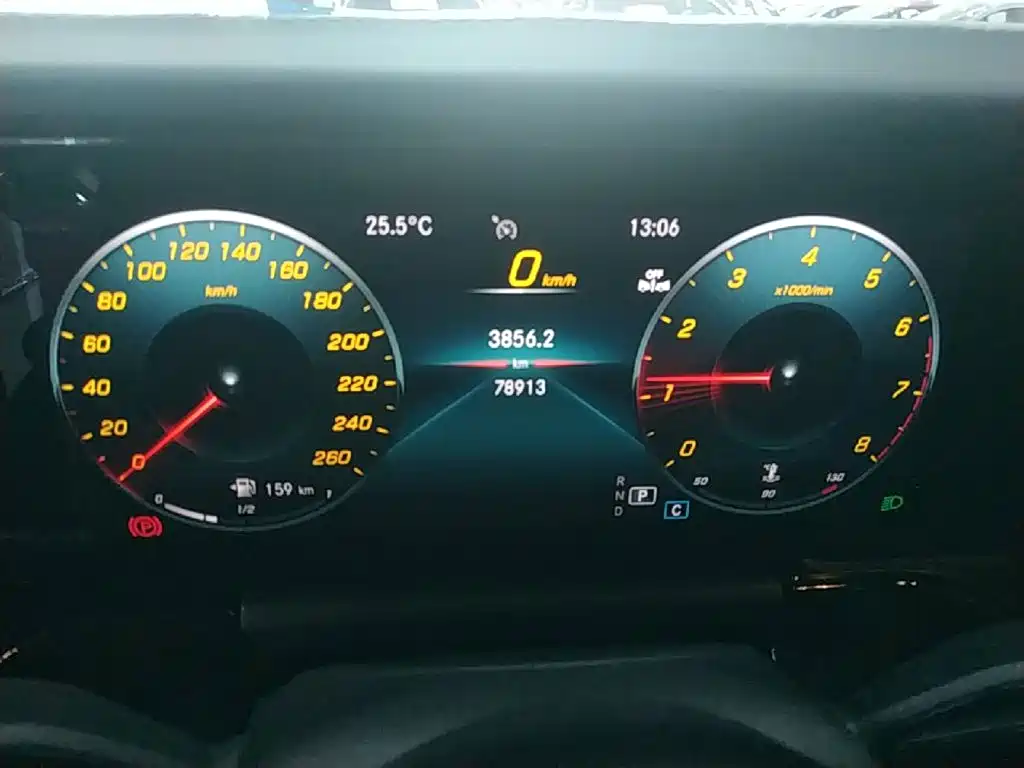 Mercedes-Benz GLA — миниатюра 12