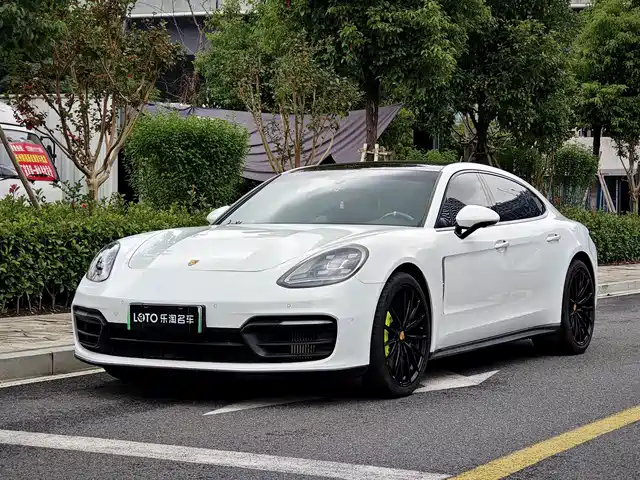 Porsche Panamera E-Hybrid