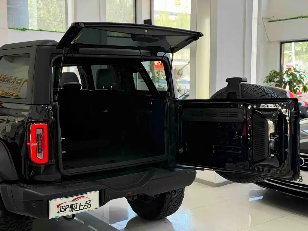 Ford Bronco — миниатюра 9