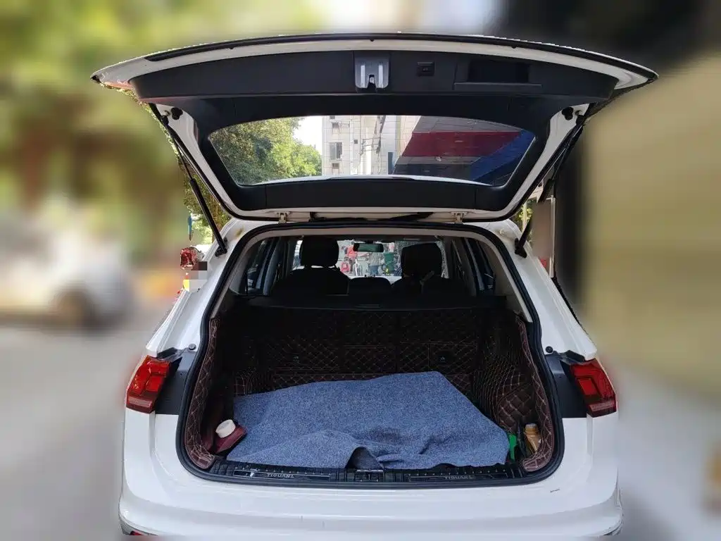 Volkswagen Tiguan L — миниатюра 20