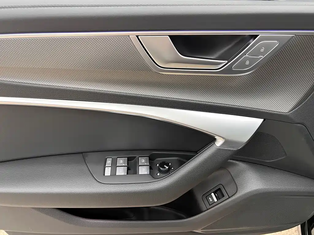 Audi A6L — миниатюра 15