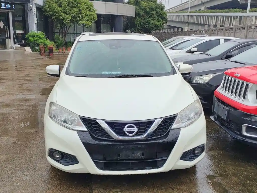 Nissan Tiida — миниатюра 2