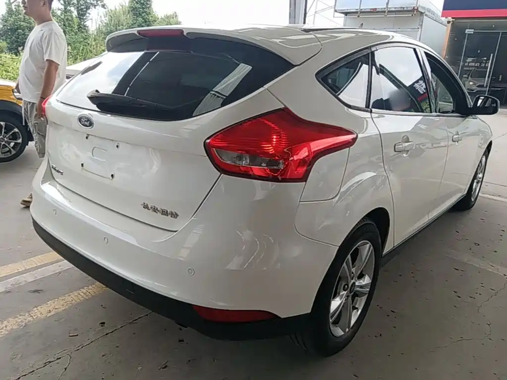 Ford Focus — миниатюра 7