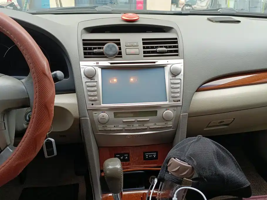 Toyota Camry — миниатюра 13