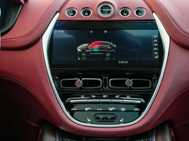 Aston Martin DBX — миниатюра 9