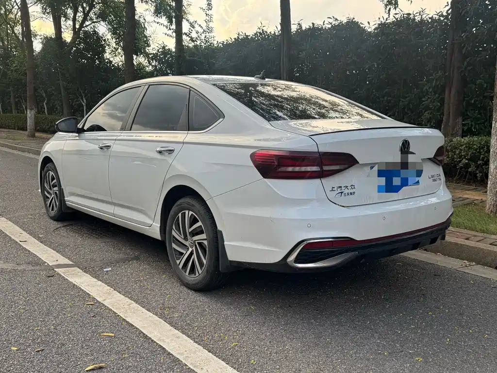 Volkswagen Lavida — миниатюра 3