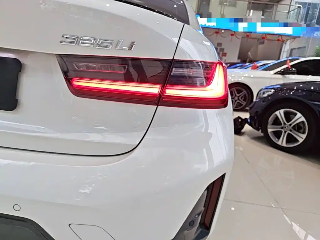 BMW 3 Series — миниатюра 8