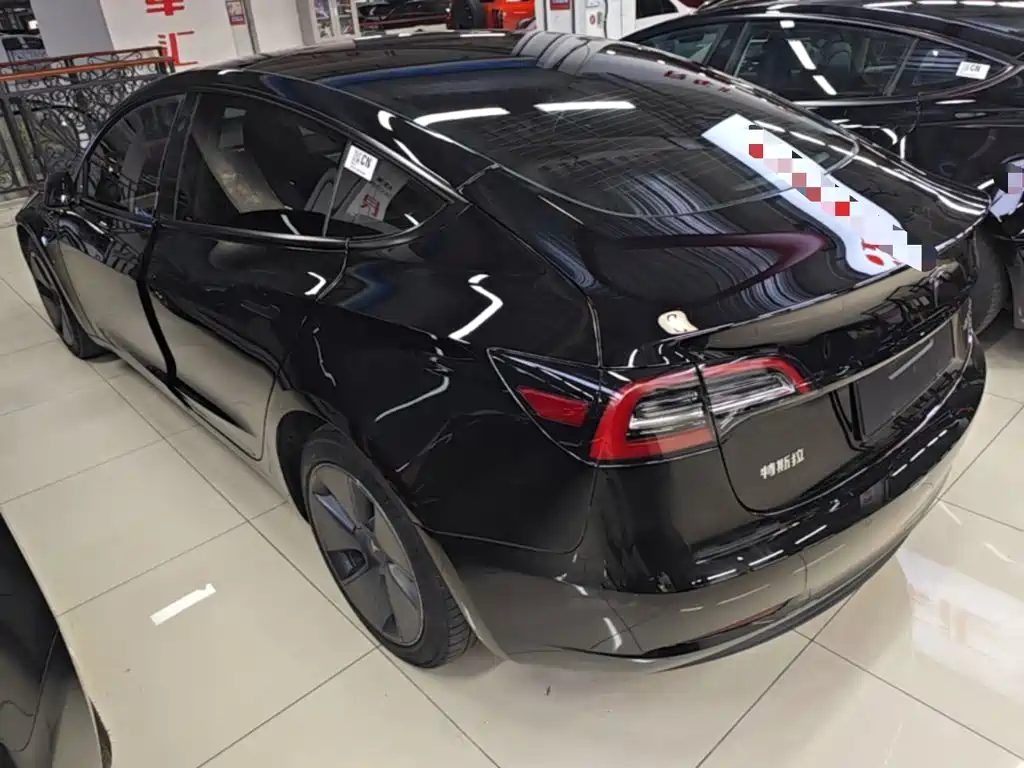 Tesla Model 3 — миниатюра 5