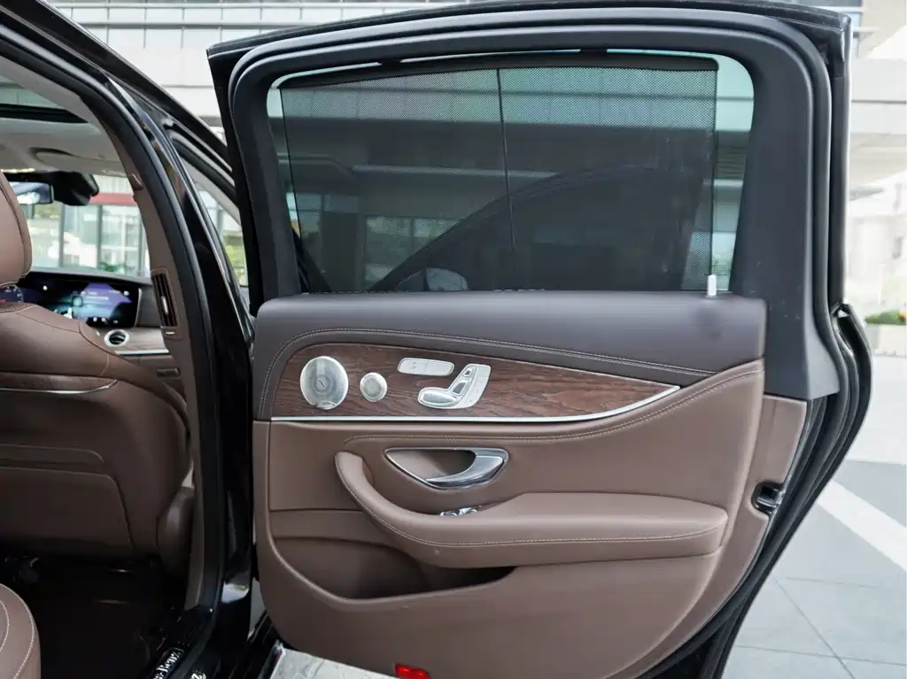 Mercedes-Benz E-Class — миниатюра 33