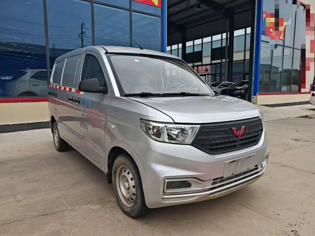 Wuling Hongguang V — миниатюра 4