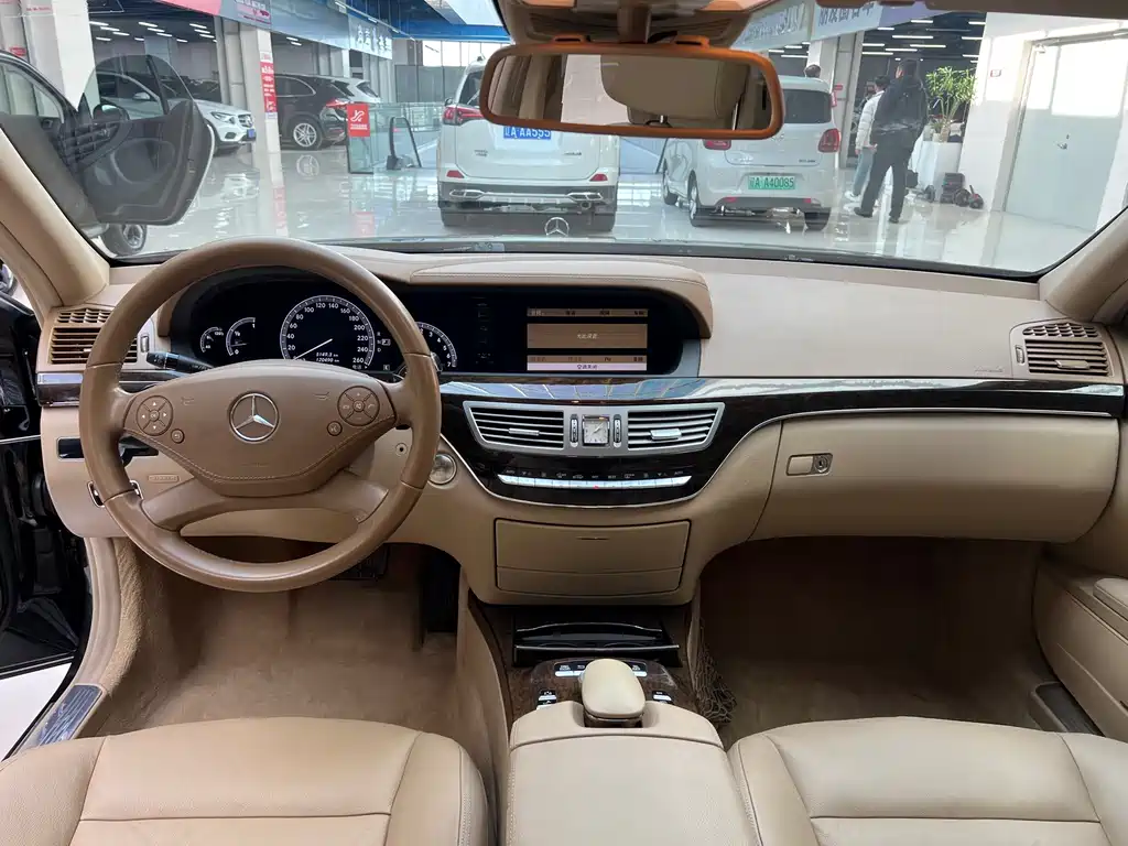 Mercedes-Benz S-Class — миниатюра 6