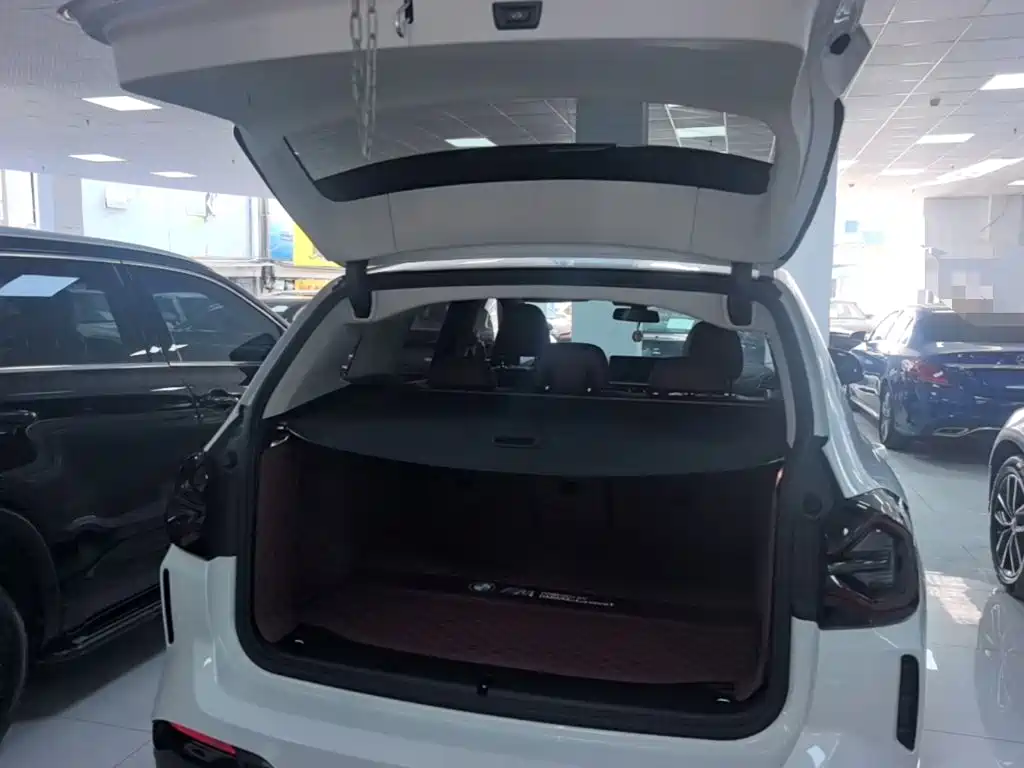 BMW iX3 — миниатюра 19