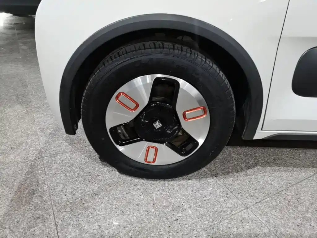 Baojun KiWi EV — миниатюра 23