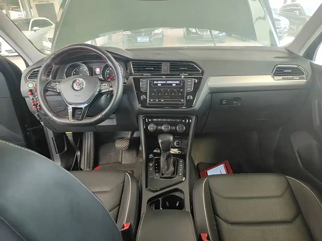 Volkswagen Tiguan L — миниатюра 10