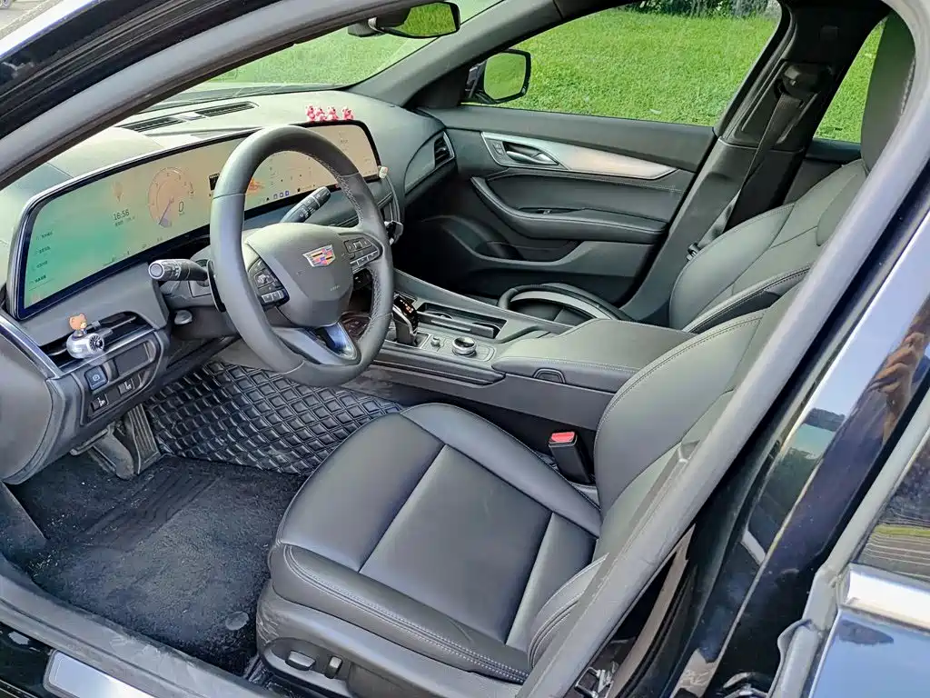 Cadillac CT5 — миниатюра 7