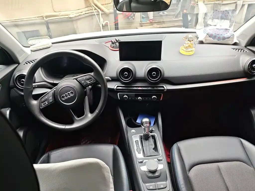 Audi Q2L e-tron — миниатюра 10