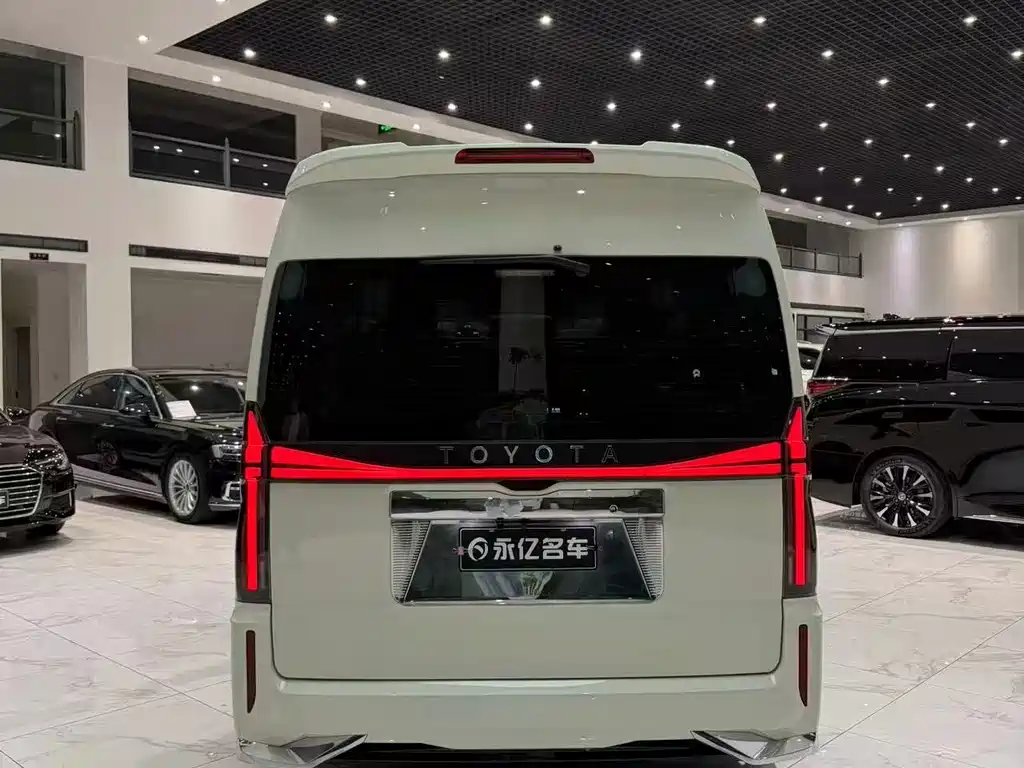 Toyota Hiace — миниатюра 14