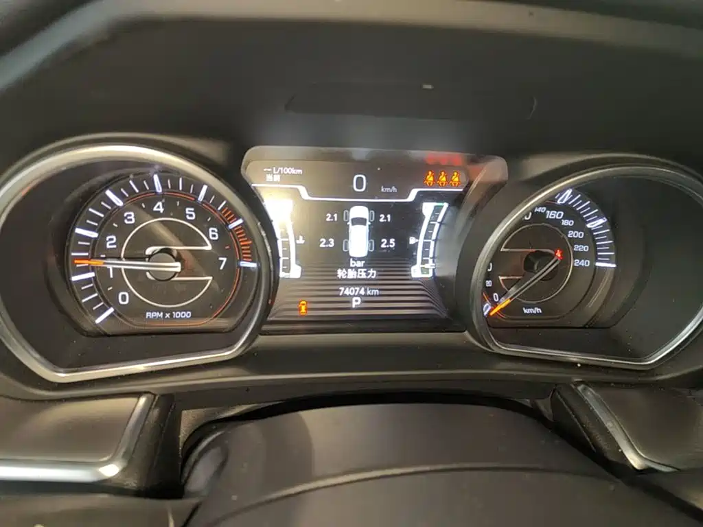 Jeep Grand Commander — миниатюра 12