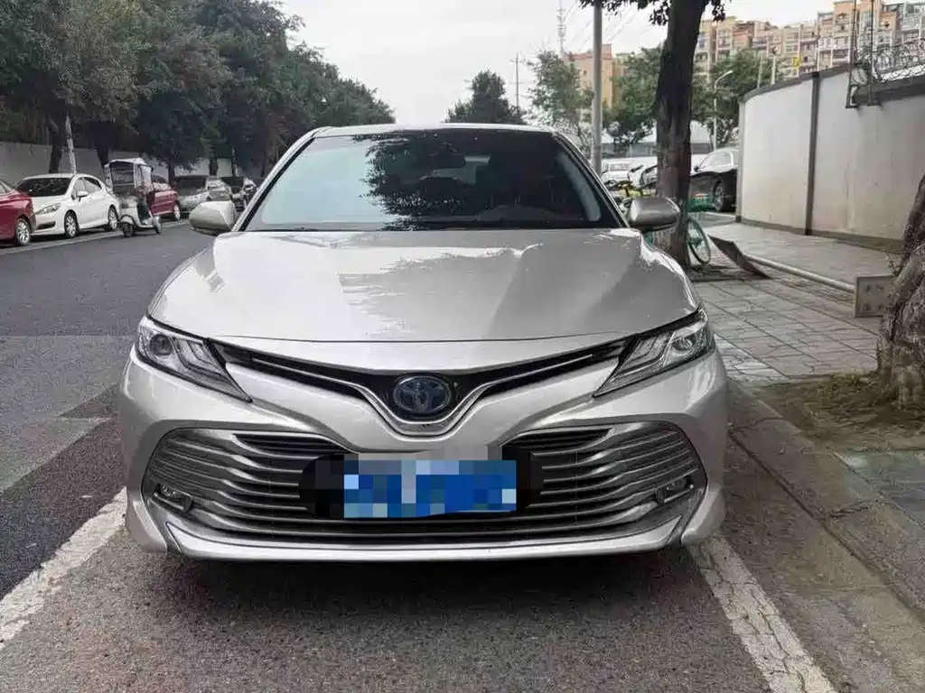 Toyota Camry — миниатюра 2