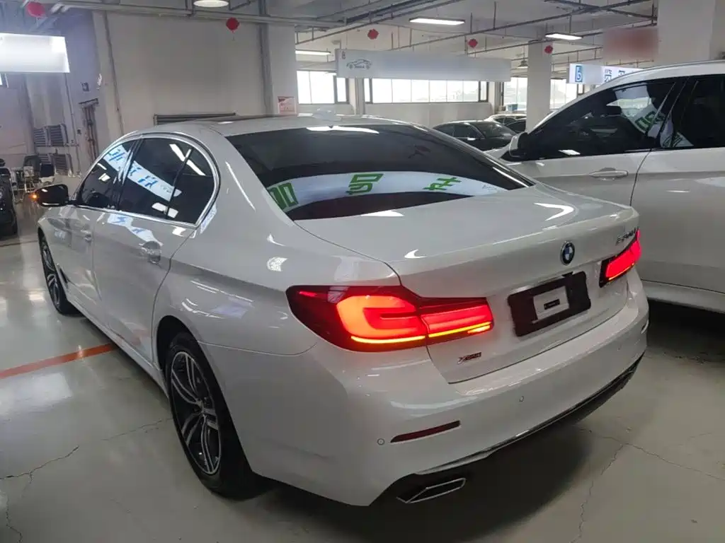 BMW 5 Series — миниатюра 5