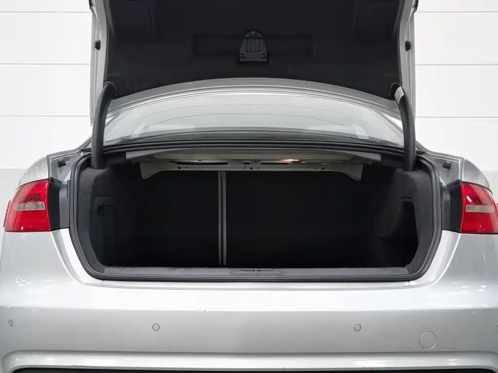 Audi A4L — миниатюра 16